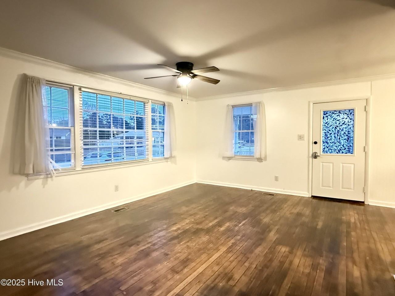 407 Seminole Trail - Photo 5 of 39