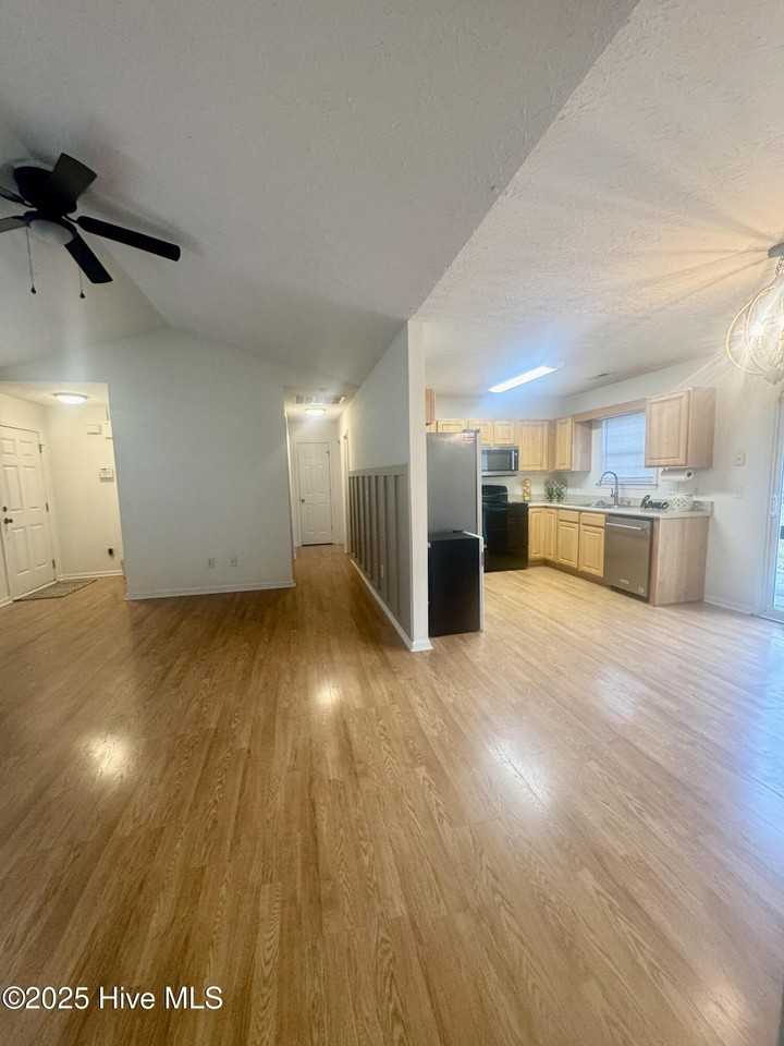 206 Red Carnation Dr - Photo 6 of 29