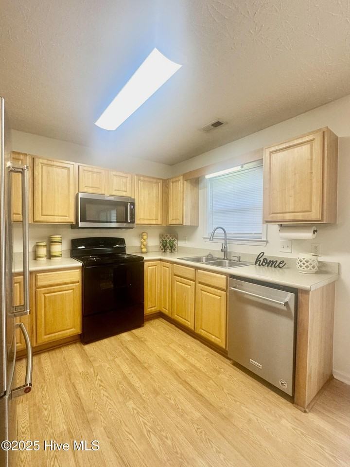 206 Red Carnation Dr - Photo 7 of 29