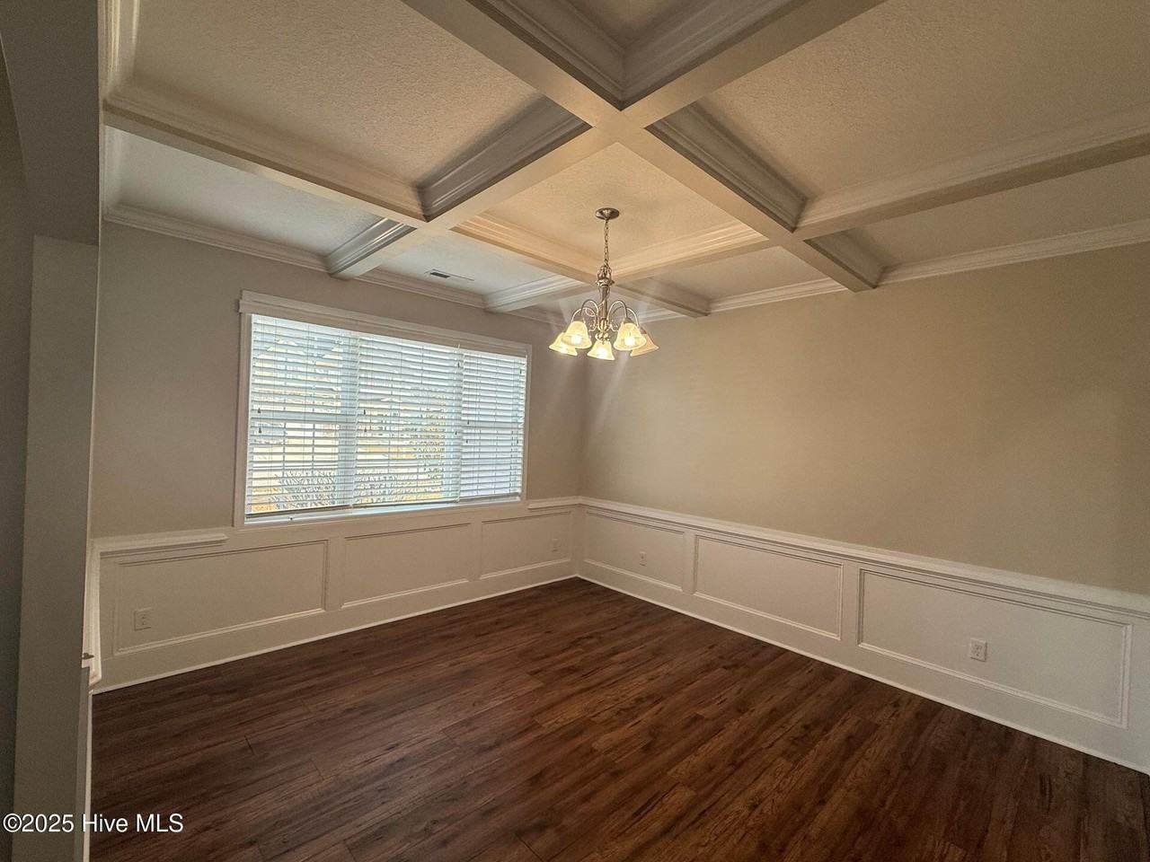 700 Stafford Ln - Photo 6 of 26