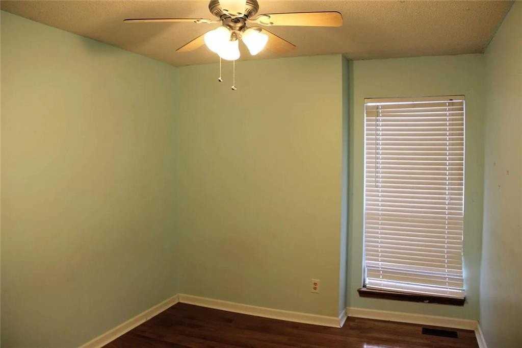 8005 W 149th St - Photo 7 of 16