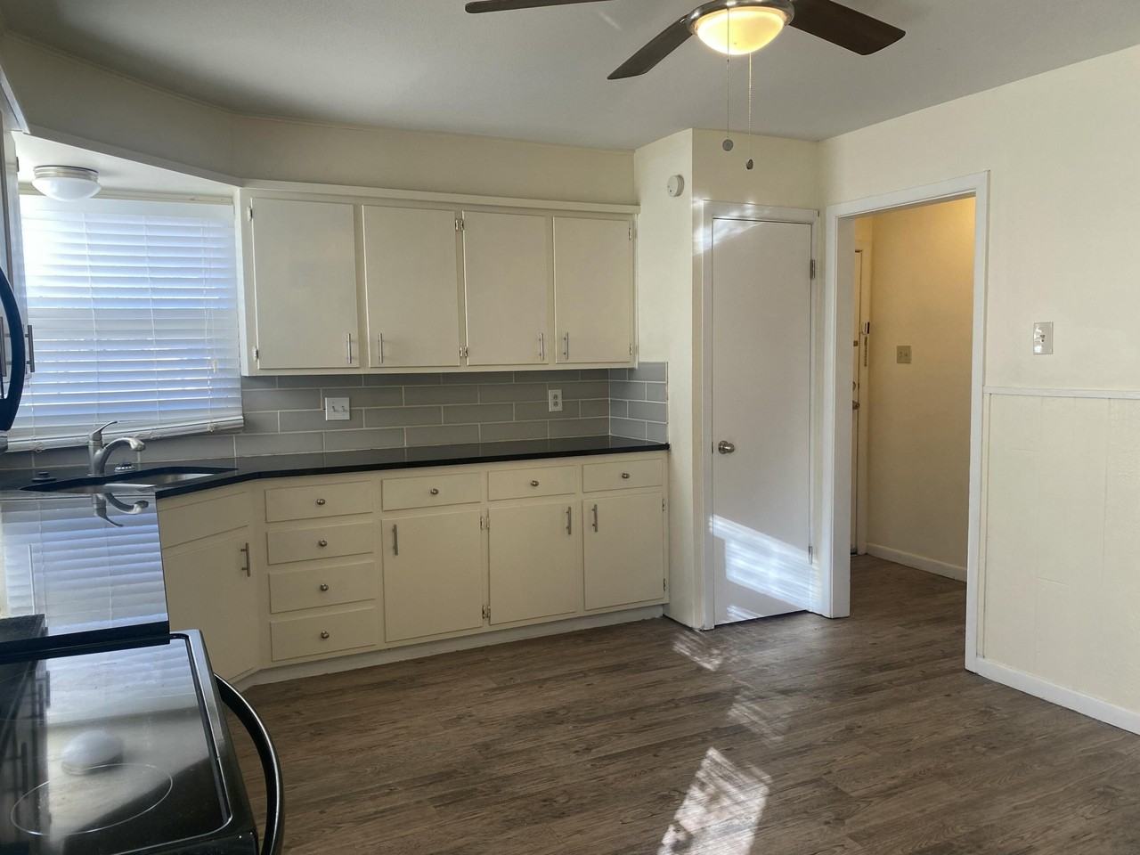 4319 40th St - Photo 4 of 28