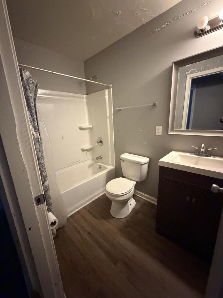 2060 Alexandria Dr - Photo 7 of 16