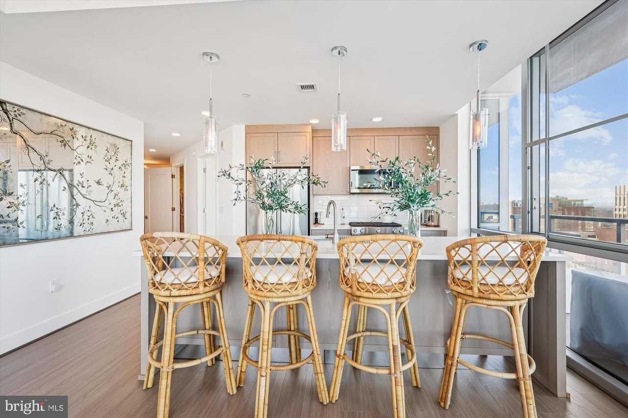 930 Rose Avenue - Photo 3 of 50