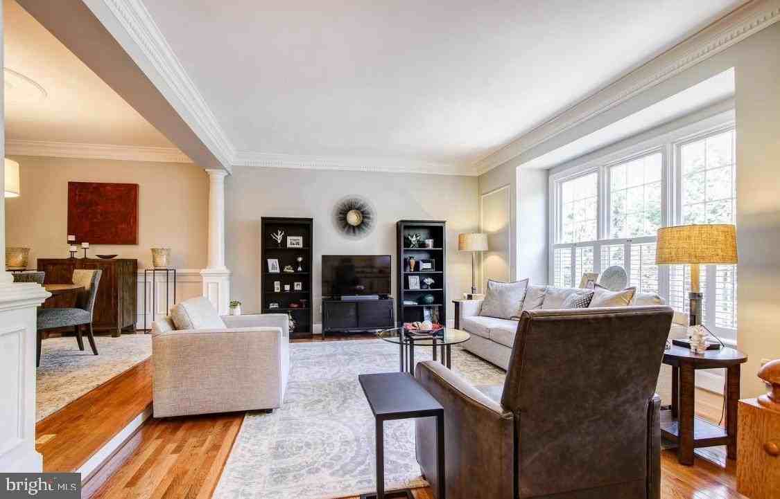 9936 Foxborough Cir - Photo 6 of 18