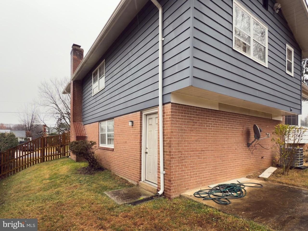 12826 Camellia Dr - Photo 4 of 30