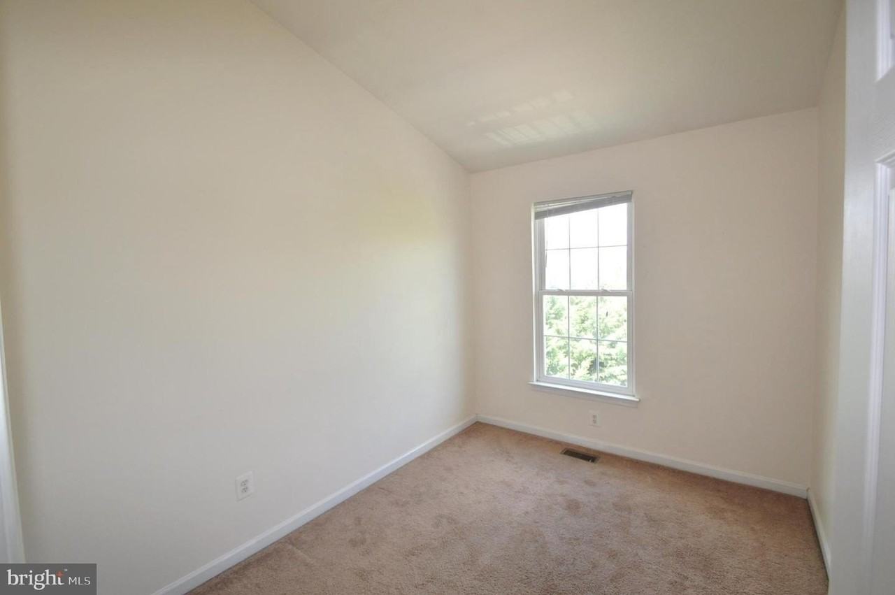 42761 Hollingsworth Ter - Photo 5 of 21