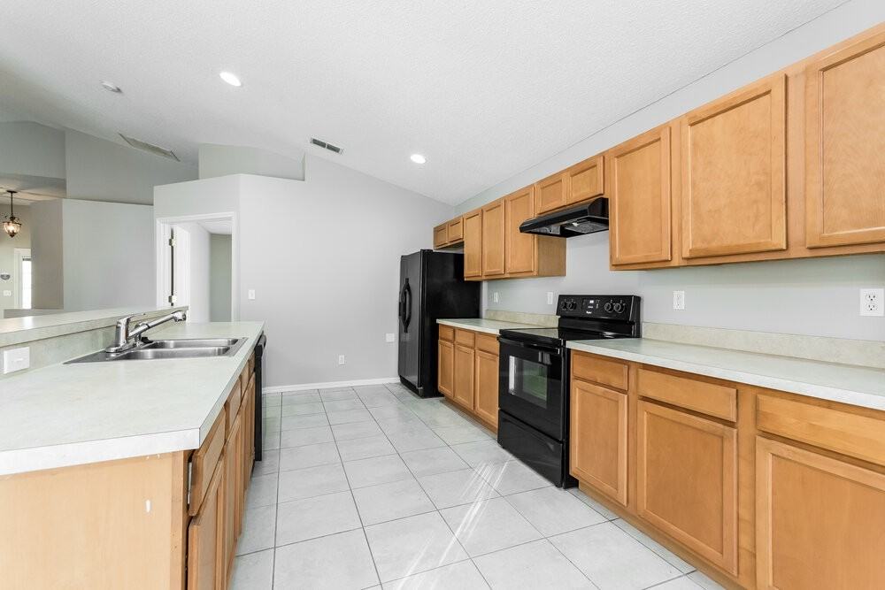 1090 Bluegrass Drive - Photo 7 of 16