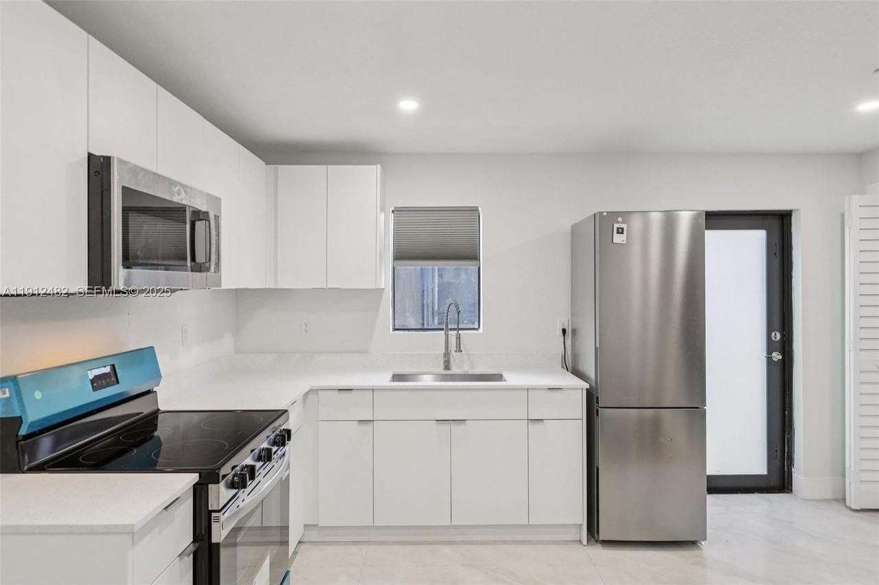 17003 Sw 107th Pl #2 - Photo 4 of 16