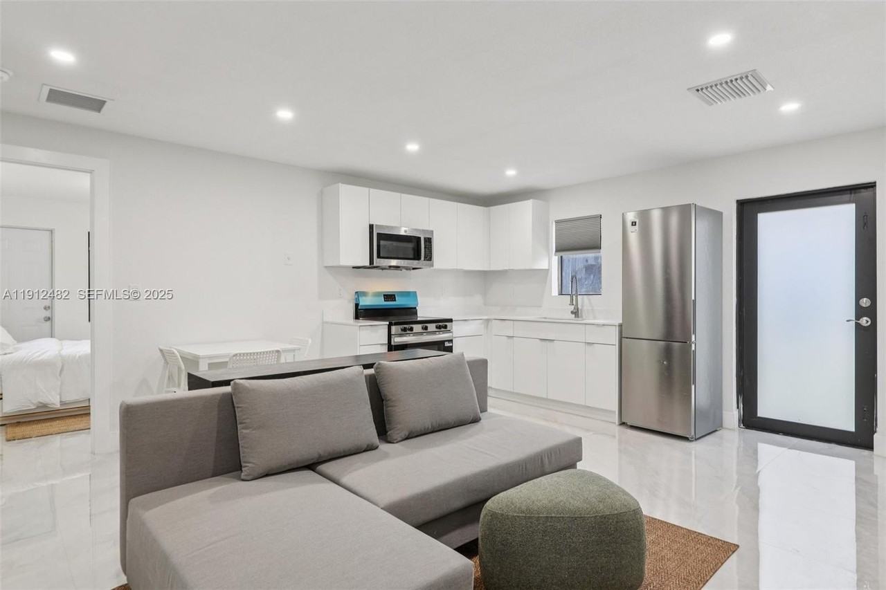 17003 Sw 107th Pl #2 - Photo 5 of 16