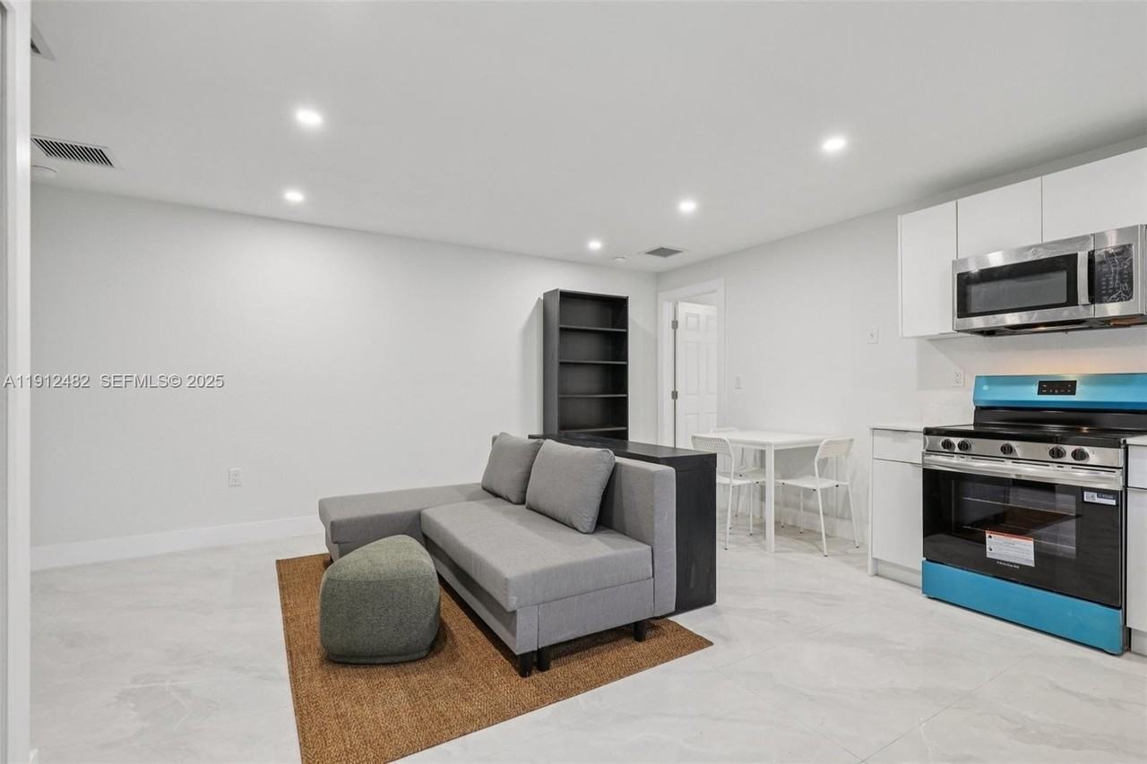 17003 Sw 107th Pl #2 - Photo 6 of 16