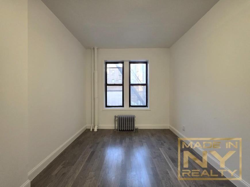 11714 Union Tpke - Photo 6 of 10