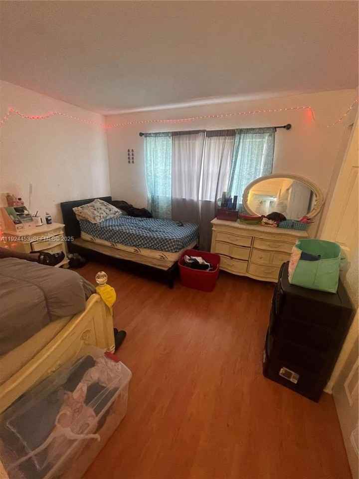 4852 Nw 9th Dr #4852 - Photo 6 of 16