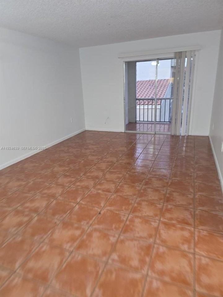 6094 Forest Hill Blvd #201 - Photo 5 of 12