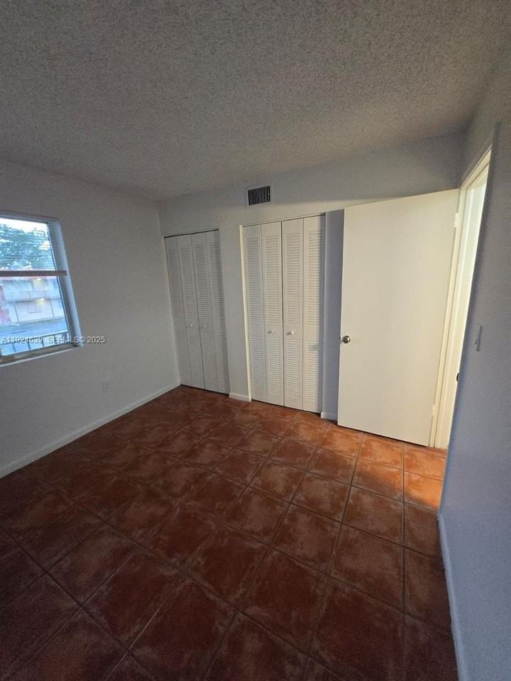 6094 Forest Hill Blvd #201 - Photo 7 of 12