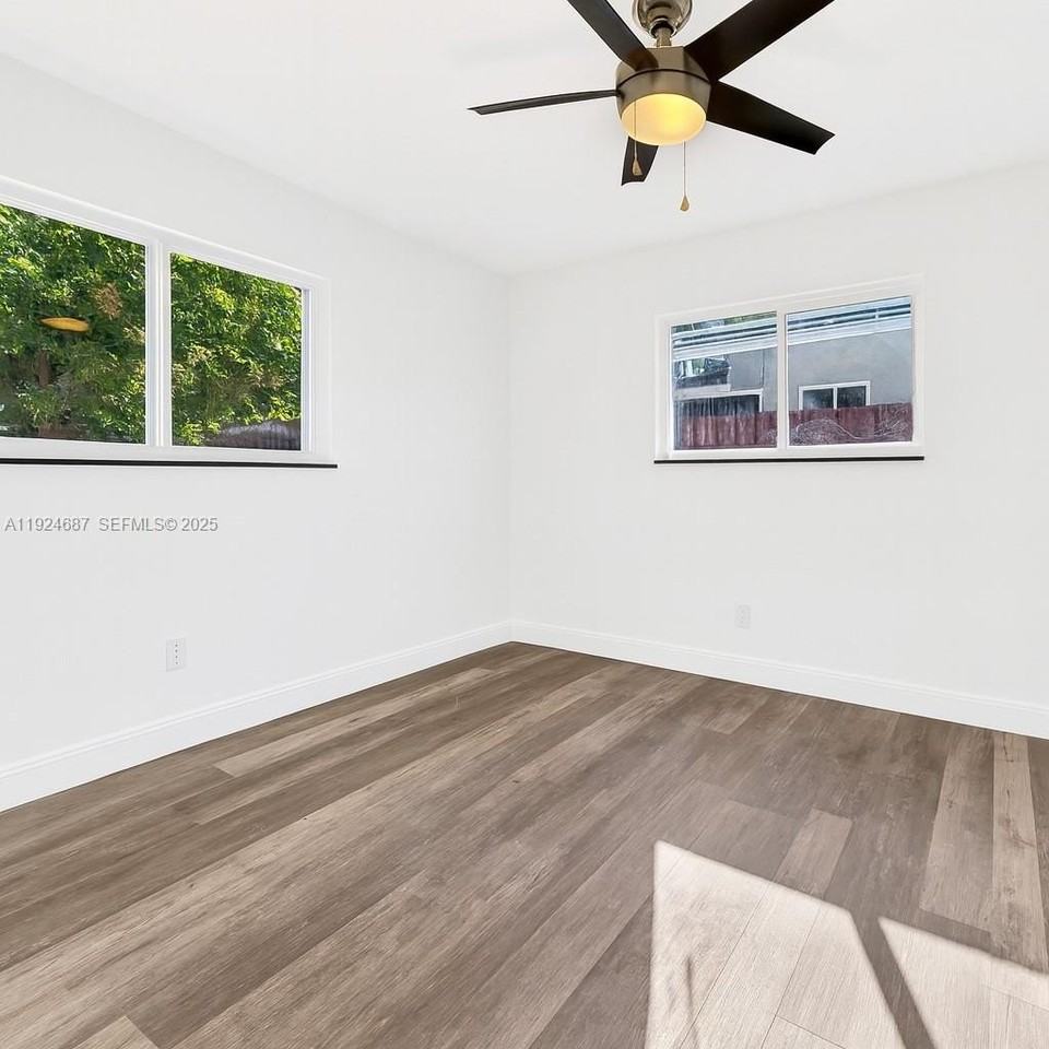 1520 Ne 14th Ter - Photo 5 of 16