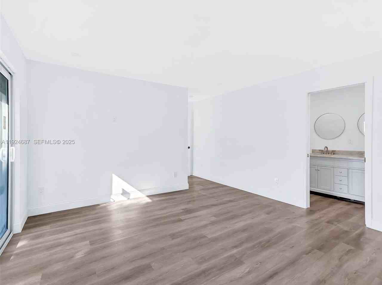 1520 Ne 14th Ter - Photo 7 of 16