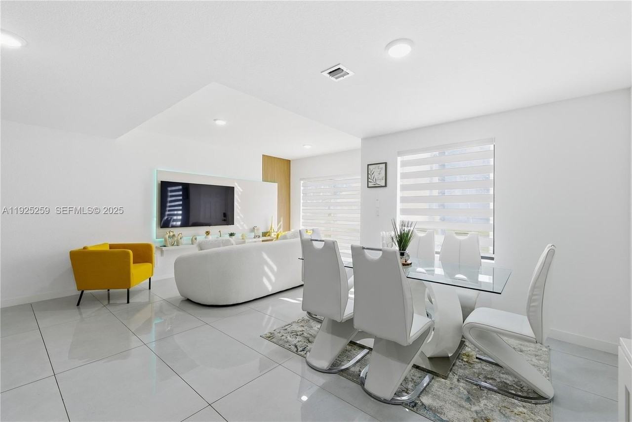 26122 Sw 145th Ct #26122 - Photo 6 of 28