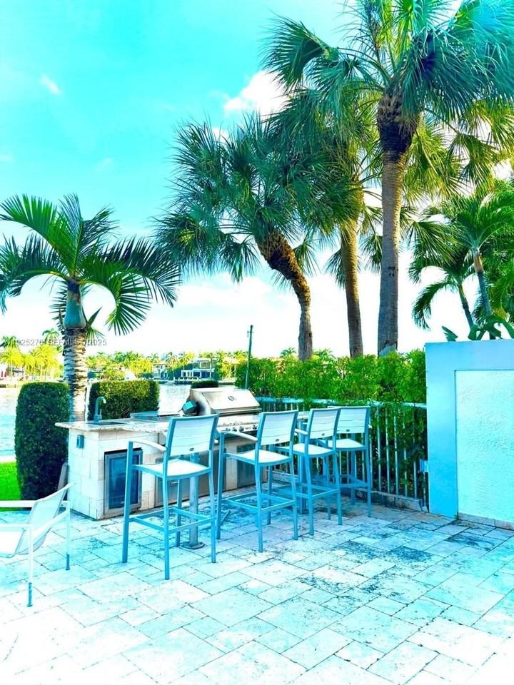 21025 Ne 38th Ave #81 - Photo 4 of 50