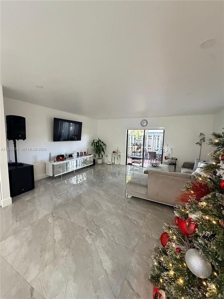 14261 Sw 94th Circle Ln #102-20 - Photo 3 of 21