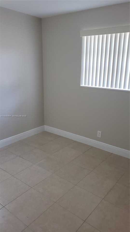 18815 18815 Sw 113 Ct SW 113th Ct #18815 - Photo 4 of 7