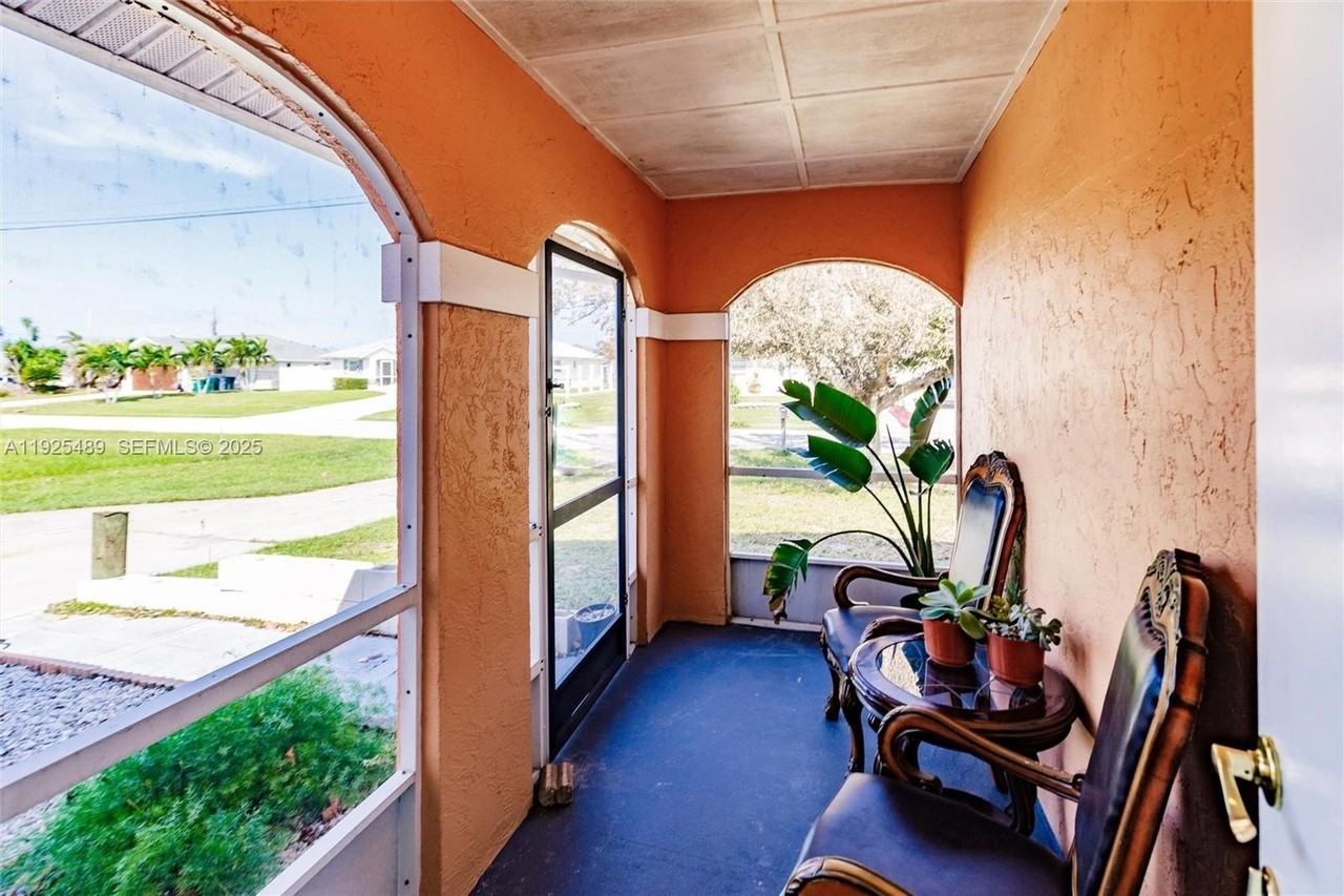 18406 Van Nuys Cir #0 - Photo 5 of 34