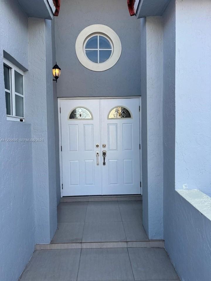 16124 Southwest 55th Terrace #0 - Photo 2 of 16