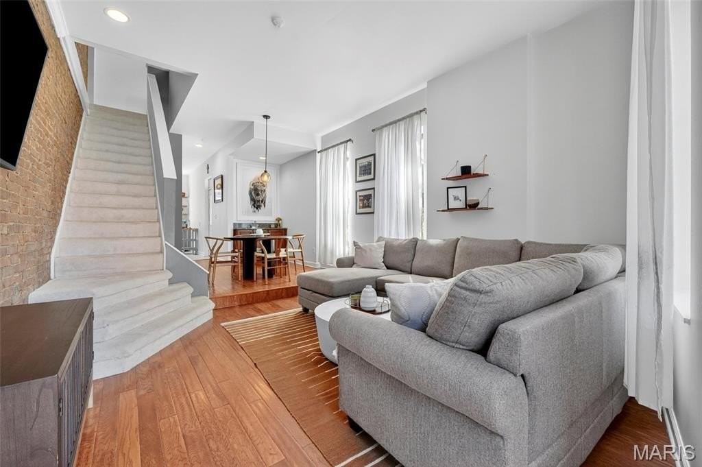 2932 Lemp Ave - Photo 3 of 44