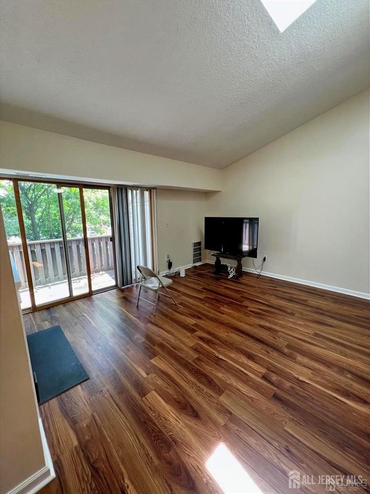 2304 Aspen Dr - Photo 4 of 12