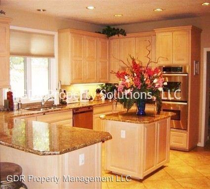 11221 Country Club NE - Photo 3 of 13