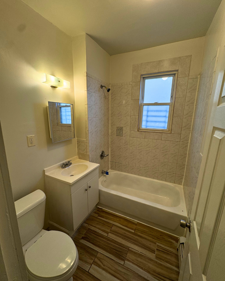 291 S 19th St #1L - Photo 2 of 7