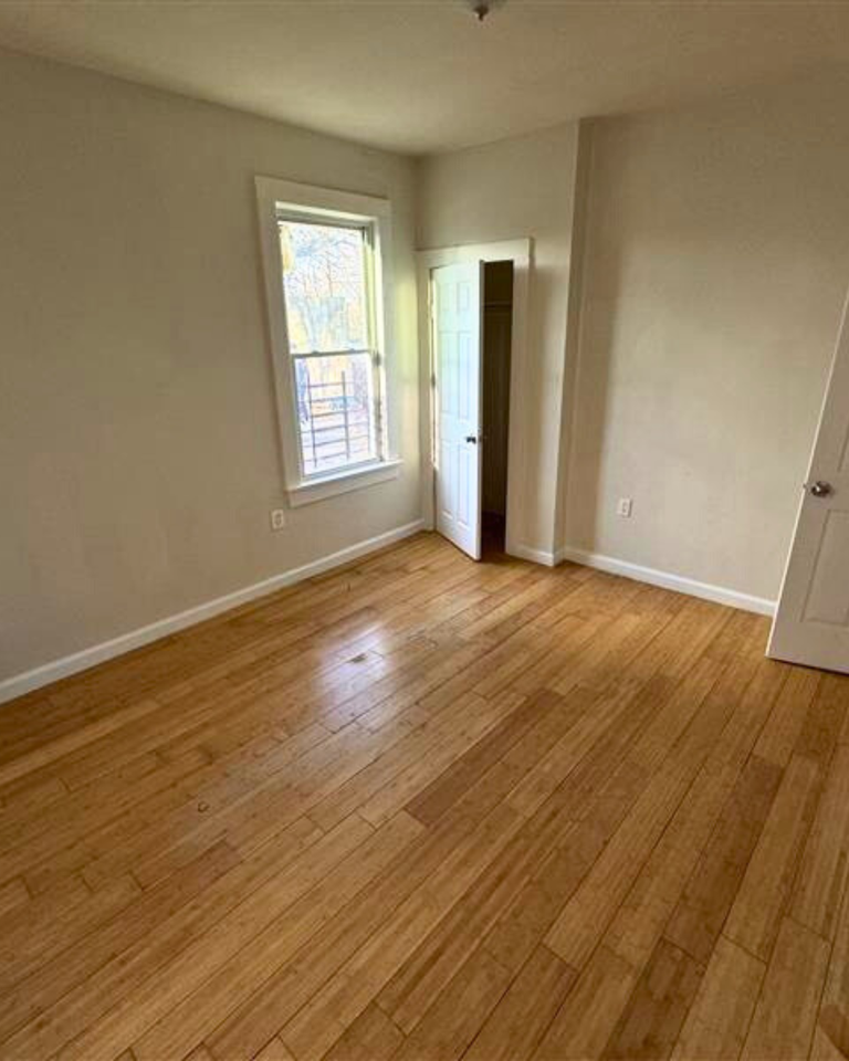 291 S 19th St #1L - Photo 6 of 7