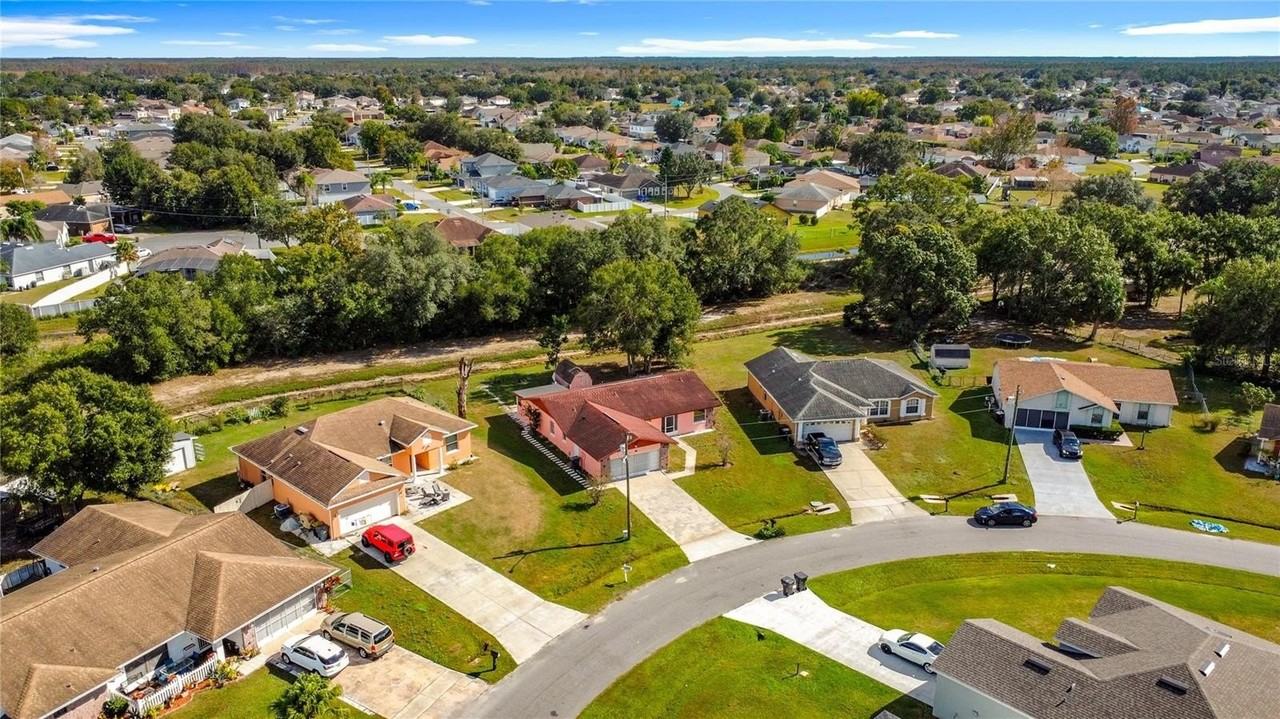 739 Dromedary Dr - Photo 2 of 22