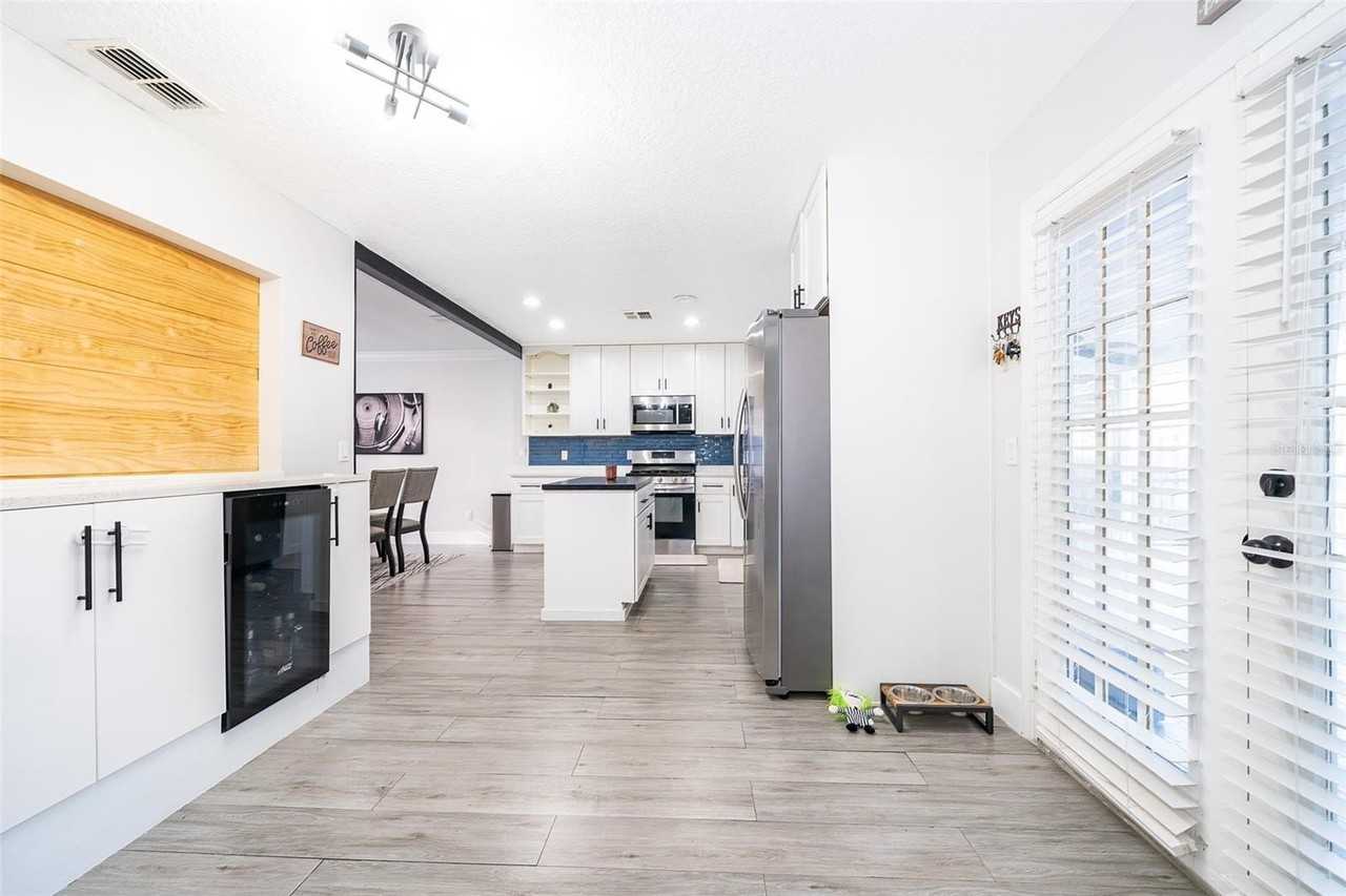 7118 Caloosa Ct - Photo 4 of 50