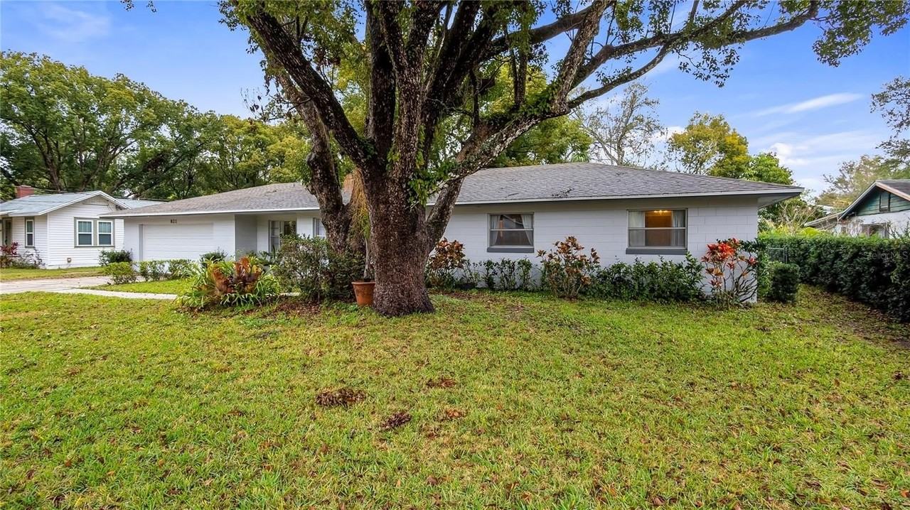 821 Pennsylvania Ave - Photo 2 of 36