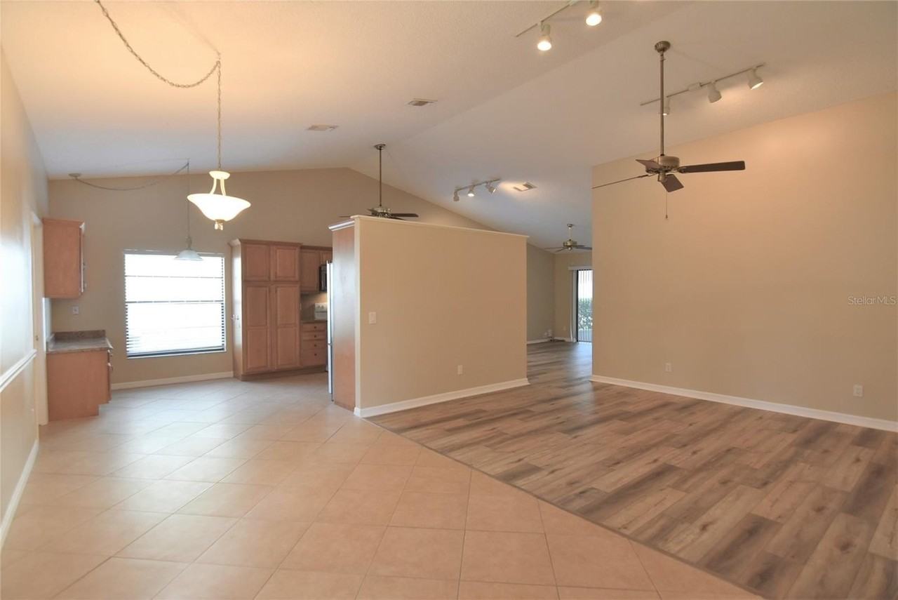 1099 Mckinnon Ave - Photo 6 of 28