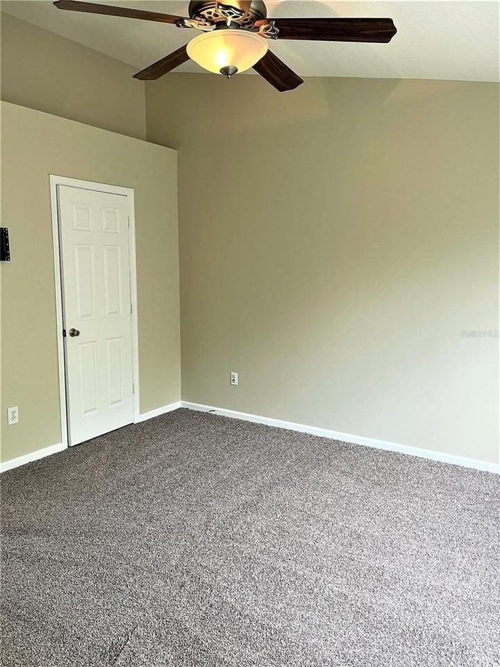 894 Vineland Pl - Photo 7 of 13