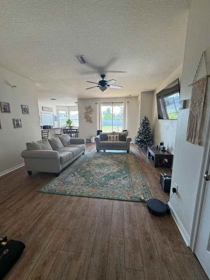 2515 Torrens Dr - Photo 3 of 20