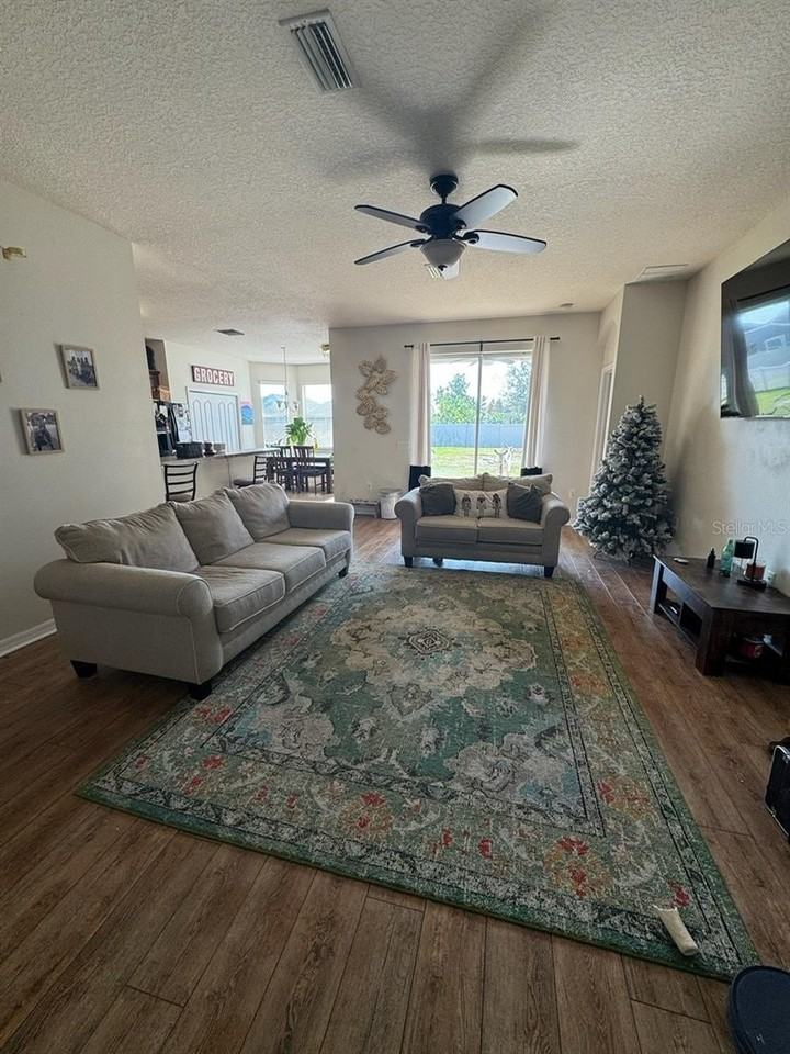 2515 Torrens Dr - Photo 4 of 20