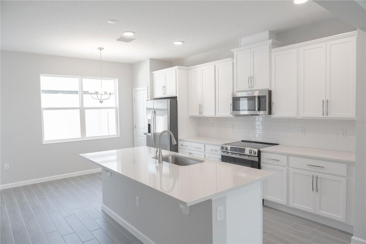 583 Pothos St - Photo 5 of 26