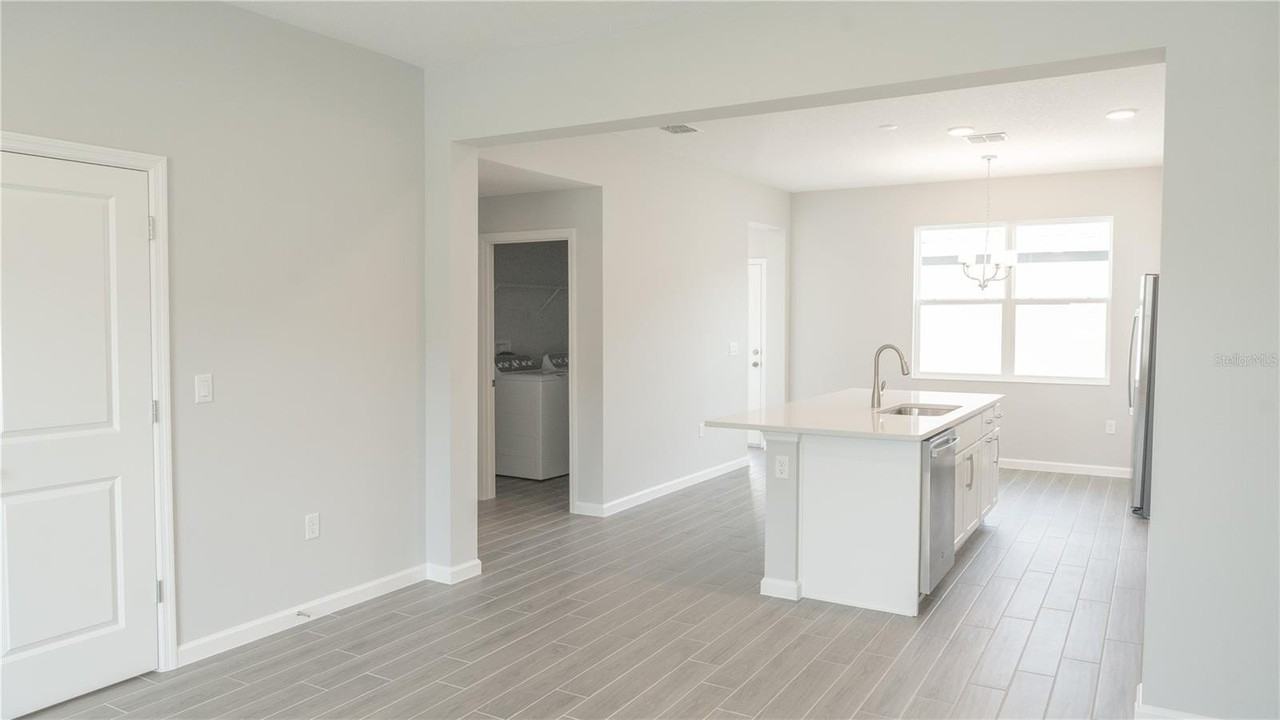 583 Pothos St - Photo 6 of 26