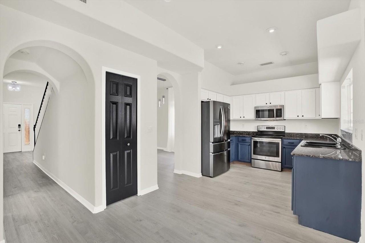 4732 Barchetta Dr - Photo 4 of 31