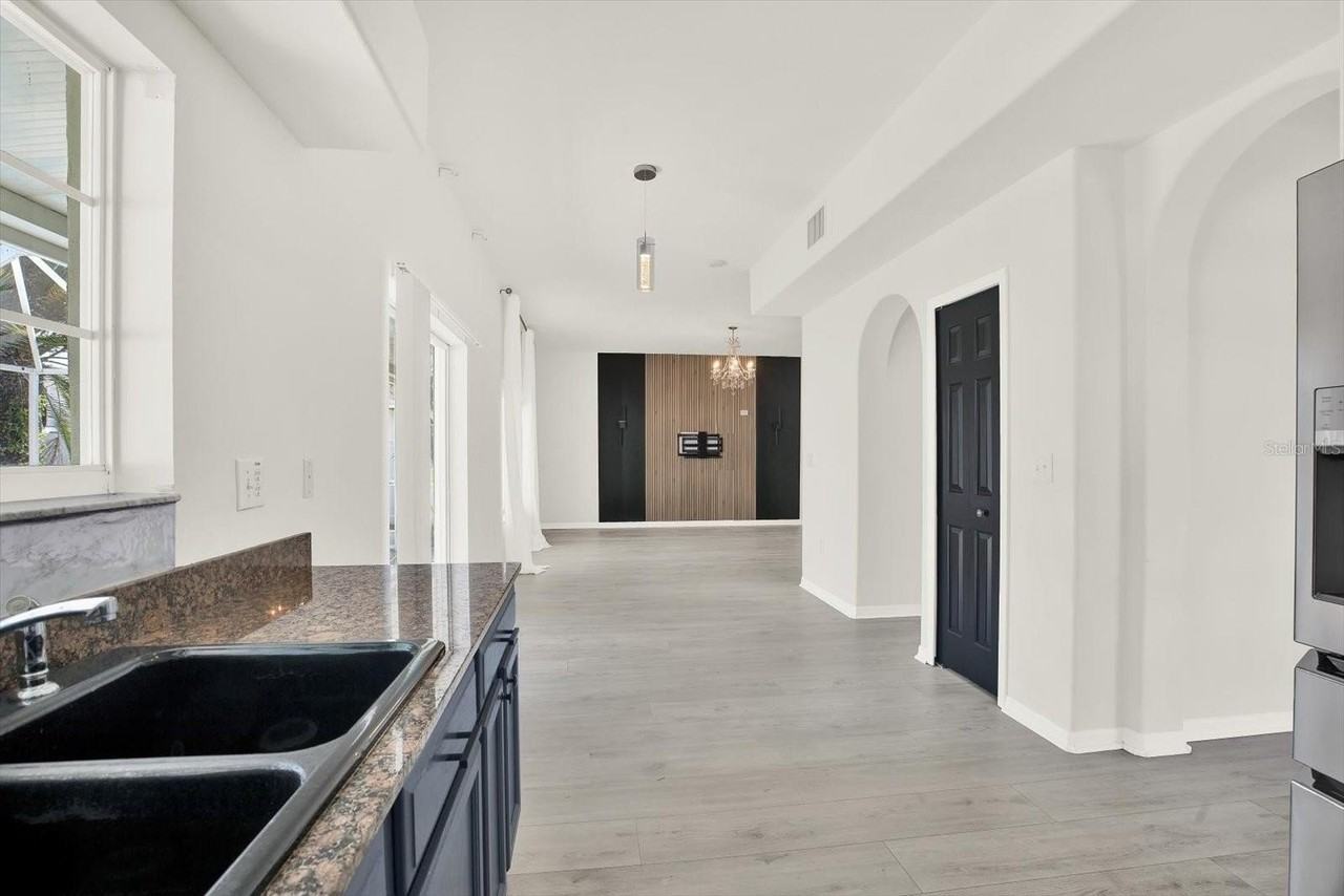 4732 Barchetta Dr - Photo 6 of 31