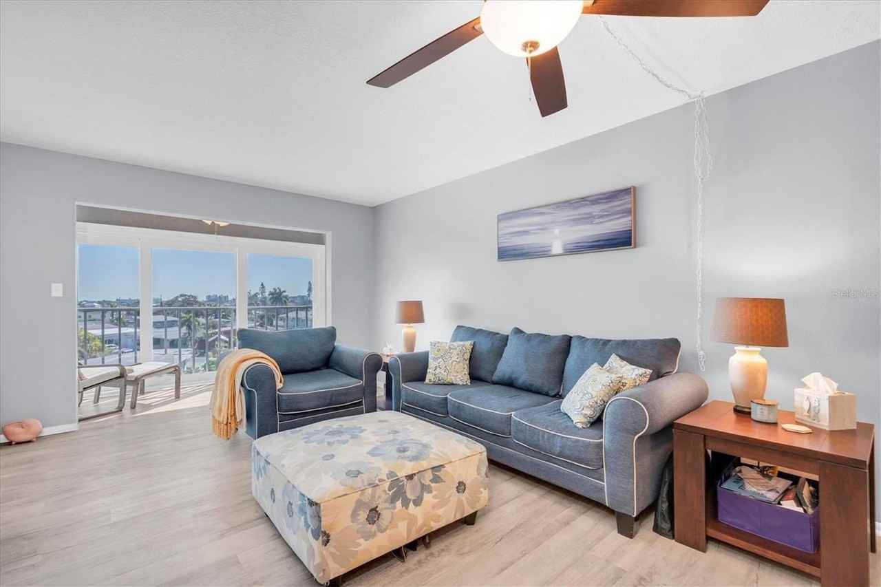 175 116th Avenue #302 - Photo 4 of 27