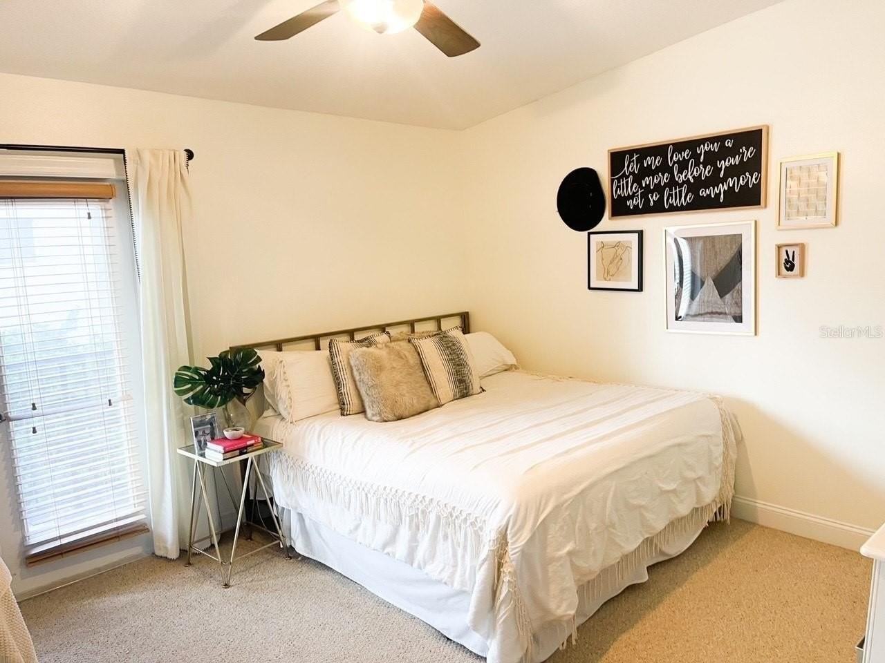 420 Barcelona Dr - Photo 3 of 7