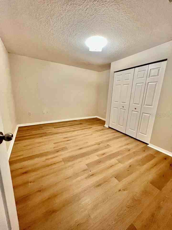 37225 Grassy Hill Ln - Photo 7 of 11