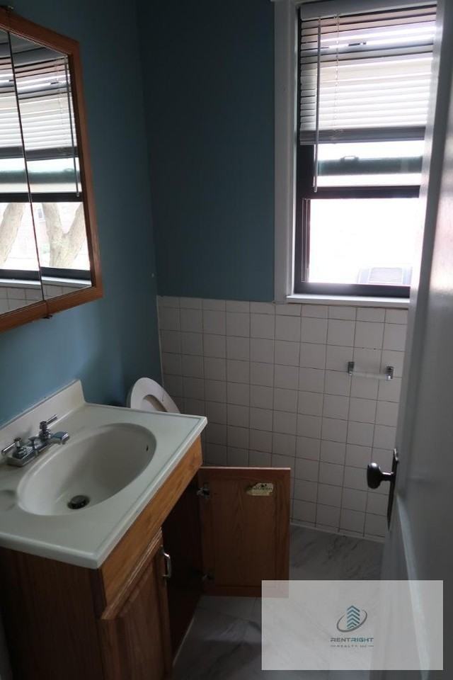 2617 W Gunnison St ## 25 - Photo 7 of 10