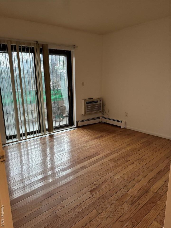 147-48 147-48 Roosevelt Avenue unit: Lk #LK - Photo 5 of 12