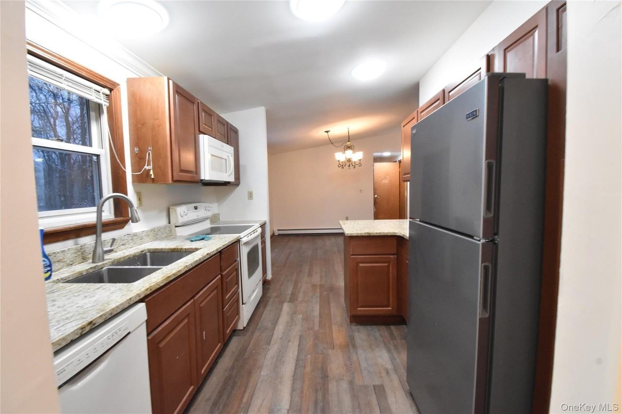 22 Winslow Pl - Photo 6 of 25