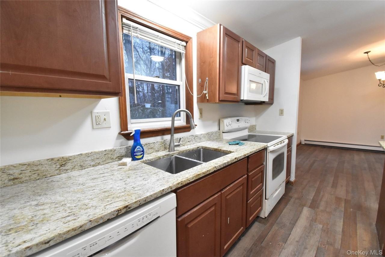 22 Winslow Pl - Photo 7 of 25